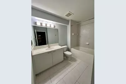 133 NE 2nd Avenue #1006, Miami, FL 33132 - Photo 4