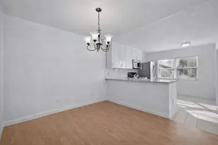 1945 Stratford Way, West Palm Beach, FL 33409 - Photo 8