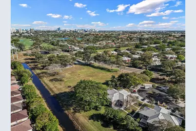 1945 Stratford Way, West Palm Beach, FL 33409 - Photo 38