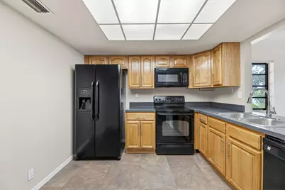1769 NE 40th Place #506, Pompano Beach, FL 33064 - Photo 8