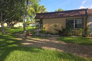 2002 SW Natura Blvd, Deerfield Beach, FL 33441 - Photo 4