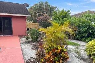 118 Waterway, Royal Palm Beach, FL 33411 - Photo 6