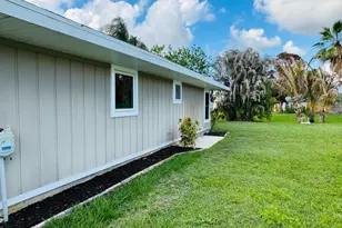 1479 SE Pitcher Rd, Port Saint Lucie, FL 34952 - Photo 8