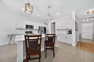 7528 NW Deysbrook Ln, Port Saint Lucie, FL 34987 - Photo 6