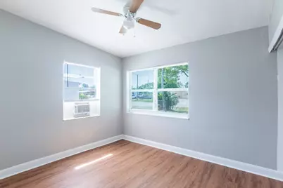 191 Tulip Tree Drive, Lake Worth, FL 33462 - Photo 2