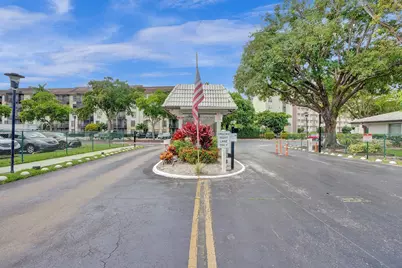 5860 NW 44th Street #314, Lauderhill, FL 33319 - Photo 2