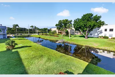 95 Burgundy B, Delray Beach, FL 33484 - Photo 2