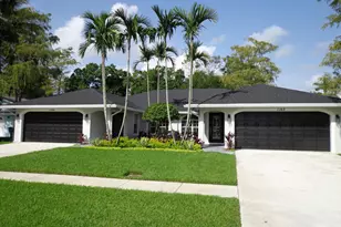 1163 Mulberry Pl, Wellington, FL 33414 - Photo 2