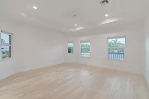 21 Oceanview Dr, Ocean Ridge, FL 33435 - Photo 4