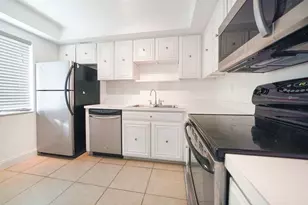 3050 Presidential Way, West Palm Beach, FL 33401 - Photo 4