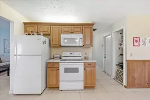 716 SE Evergreen Terrace, Port Saint Lucie, FL 34983 - Photo 8