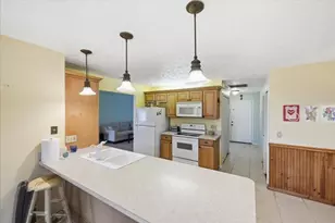 716 SE Evergreen Terrace, Port Saint Lucie, FL 34983 - Photo 4
