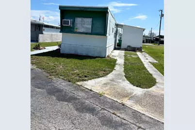 2023 St Lucie Boulevard #125, Fort Pierce, FL 34946 - Photo 2