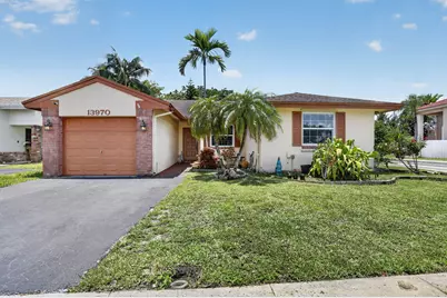 13970 Oaklawn Place, Davie, FL 33325 - Photo 2