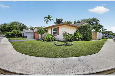13970 Oaklawn Place, Davie, FL 33325 - Photo 4