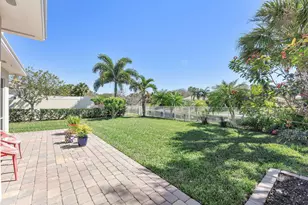 8210 St Johns Ct, Wellington, FL 33414 - Photo 4