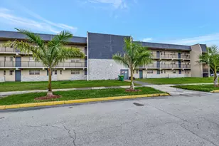 7820 S Colony Cir Circle, Tamarac, FL 33321 - Photo 2