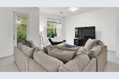 7113 Kensington Court, Palm Beach Gardens, FL 33418 - Photo 8