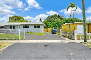 1112 NW 43rd Terrace, Lauderhill, FL 33313 - Photo 2