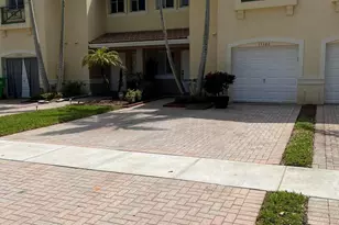 11386 NW 33rd St, Sunrise, FL 33323 - Photo 2