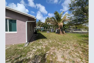 2761 NW 11th Place, Fort Lauderdale, FL 33311 - Photo 6