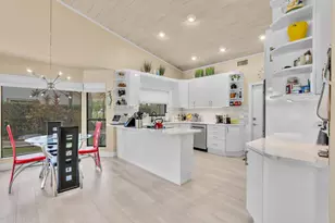 7640 NW 87th Ave, Tamarac, FL 33321 - Photo 8