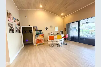 7640 NW 87th Avenue, Tamarac, FL 33321 - Photo 8