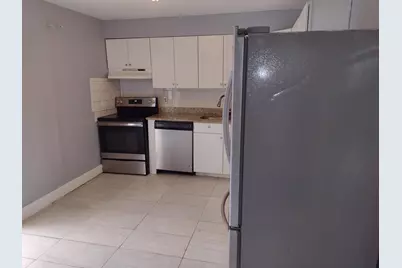5911 Barbados Way E, West Palm Beach, FL 33407 - Photo 2