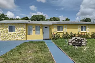 5911 Barbados Way E, West Palm Beach, FL 33407 - Photo 1
