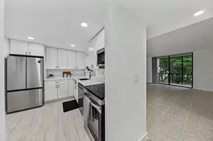 5220 Las Verdes Cir, Delray Beach, FL 33484 - Photo 4