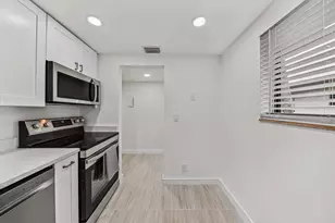 5220 Las Verdes Cir, Delray Beach, FL 33484 - Photo 6