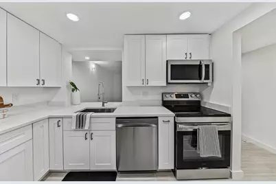 5220 Las Verdes Circle #317, Delray Beach, FL 33484 - Photo 2