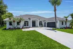 1688 Hull Ct, Wellington, FL 33414 - Photo 2
