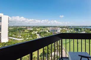 2000 Presidential Way, West Palm Beach, FL 33401 - Photo 24