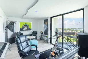 2000 Presidential Way, West Palm Beach, FL 33401 - Photo 8