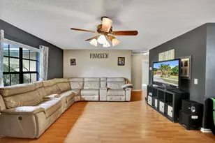125 Seagull Ct, Royal Palm Beach, FL 33411 - Photo 12