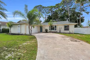 552 SW Eyerly Ave, Port Saint Lucie, FL 34983 - Photo 2