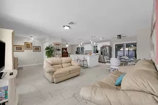 552 SW Eyerly Ave, Port Saint Lucie, FL 34983 - Photo 4