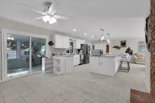 552 SW Eyerly Ave, Port Saint Lucie, FL 34983 - Photo 14