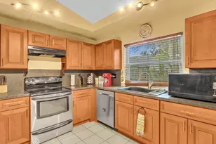 8330 NW 54th St, Lauderhill, FL 33351 - Photo 16