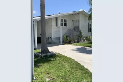 9 Universidad Lane, Port Saint Lucie, FL 34952 - Photo 2