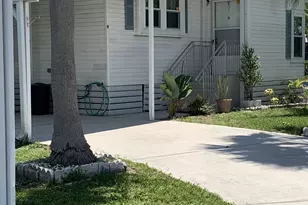 9 Universidad Ln, Port Saint Lucie, FL 34952 - Photo 2