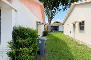 6069 La Palma Ln, Delray Beach, FL 33484 - Photo 2