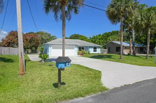 5805 Cassia Dr, Fort Pierce, FL 34982 - Photo 4