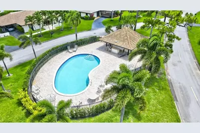 429 Pine Villa Drive, Atlantis, FL 33462 - Photo 32