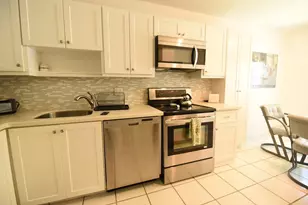 11 Southport Ln, Boynton Beach, FL 33436 - Photo 2