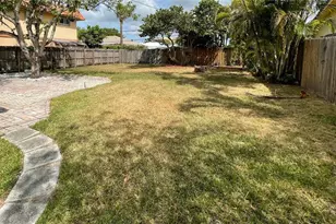 1969 NE 4th St, Deerfield Beach, FL 33441 - Photo 18
