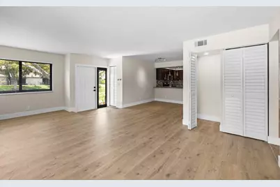 28 Wimbledon Lake Drive #222, Plantation, FL 33324 - Photo 6