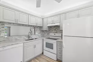 2455 NW 89th Dr, Coral Springs, FL 33065 - Photo 6