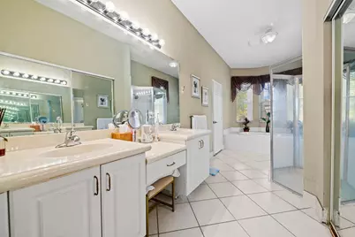 8027 N Savannah Circle, Davie, FL 33328 - Photo 20